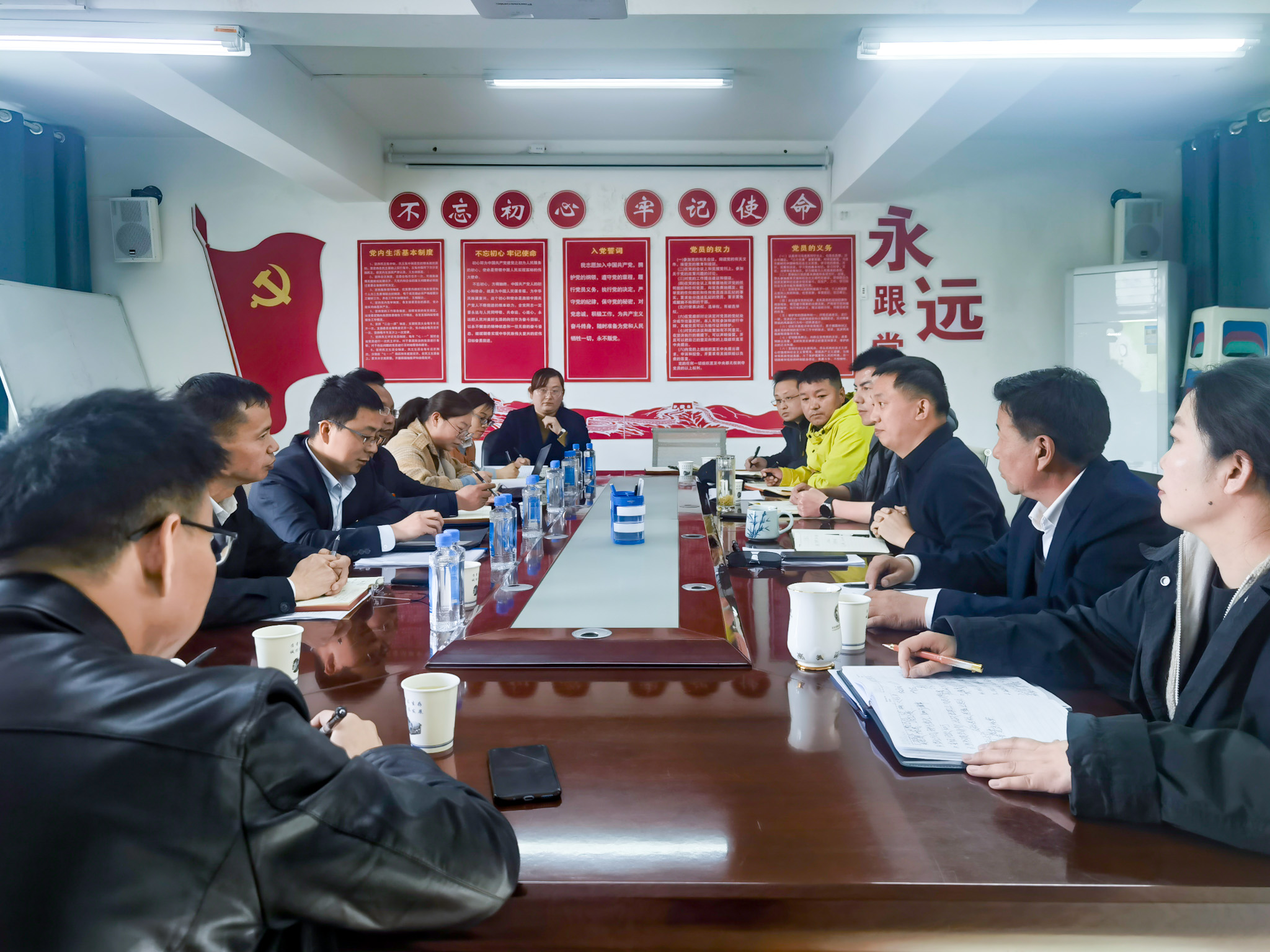 張寶貴代總經(jīng)理在高爭(zhēng)科技、高爭(zhēng)建設(shè)公司調(diào)研2 2.jpg